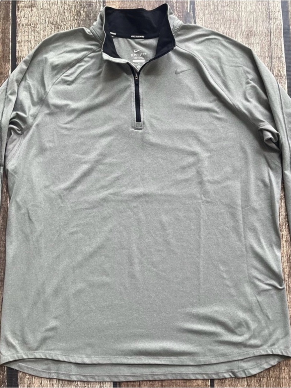 Nike Men’s silver / gray Half-Zip Dri-FIT Pullover with Black Collar